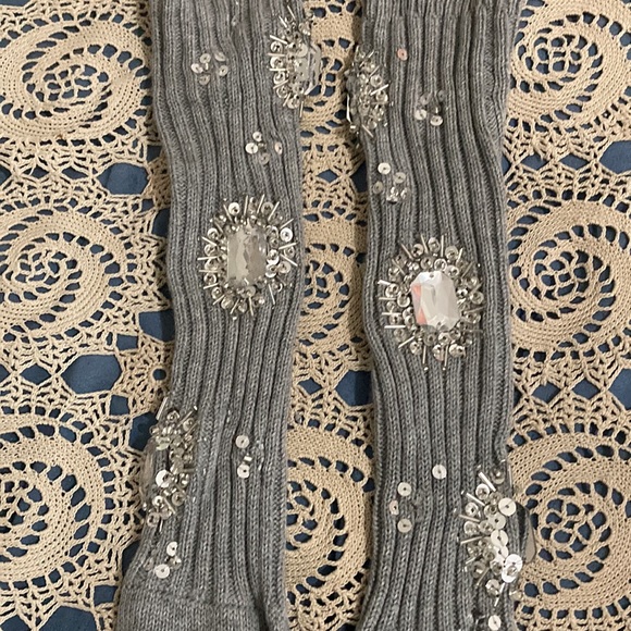 IMAN Embellished Gloves - Picture 2 of 6